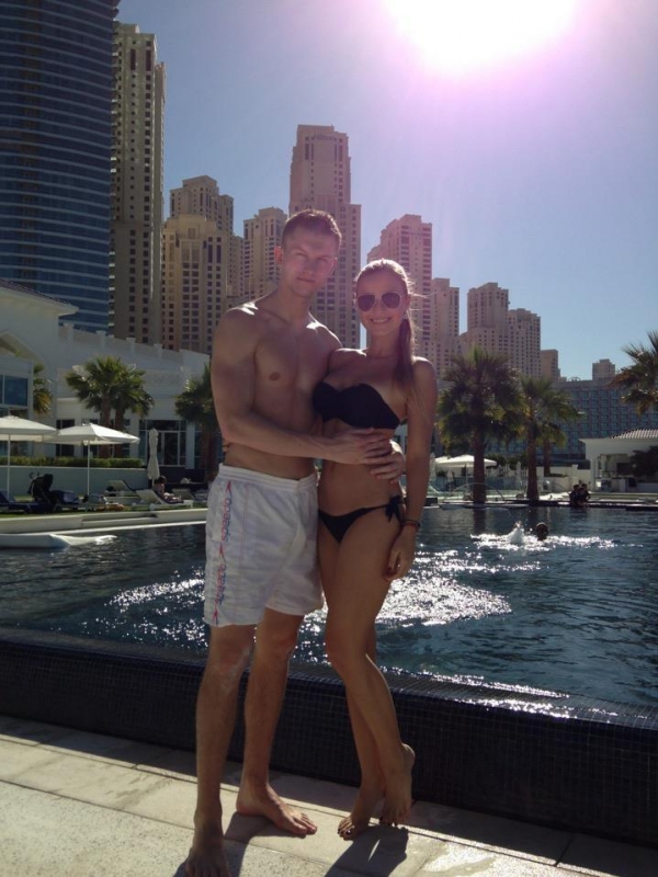 Нецид отдыхает в Дубае с красавицей женой