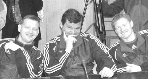 Евгений Варламов (справа)